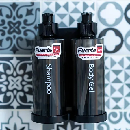 Ineika- Con Terraza Vista Piscina * 科拉雷侯