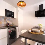 Lejlighed Ineika- Modern With Pool View Terrace
