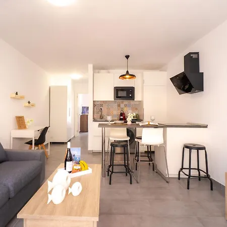 INEIKA- Precioso apartamento con terraza vista piscina *