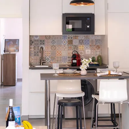 Ineika Modern With Pool Terrace Apartment