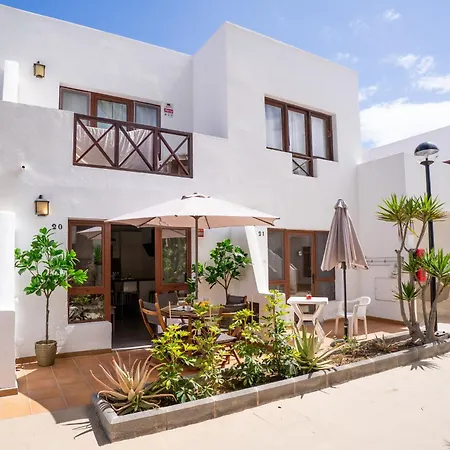 Ineika Modern With Pool Terrace