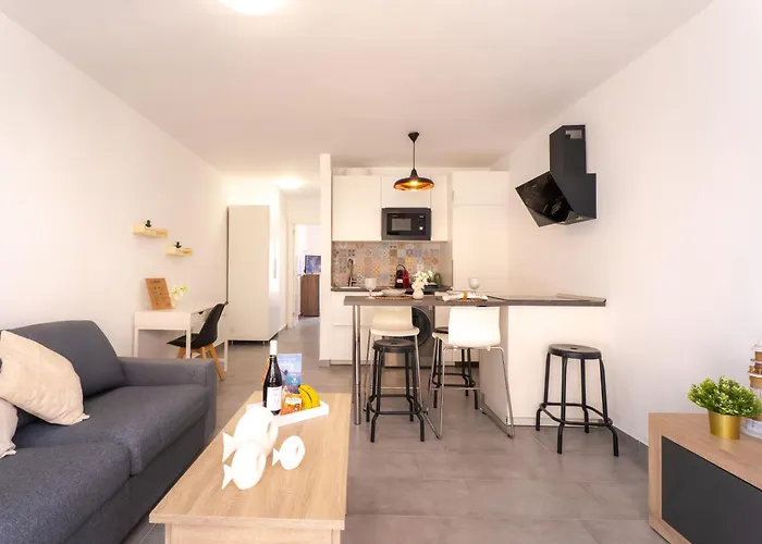 INEIKA- Precioso apartamento con terraza vista piscina *