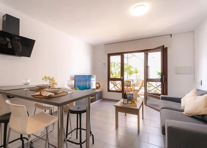 INEIKA- Precioso apartamento con terraza vista piscina *